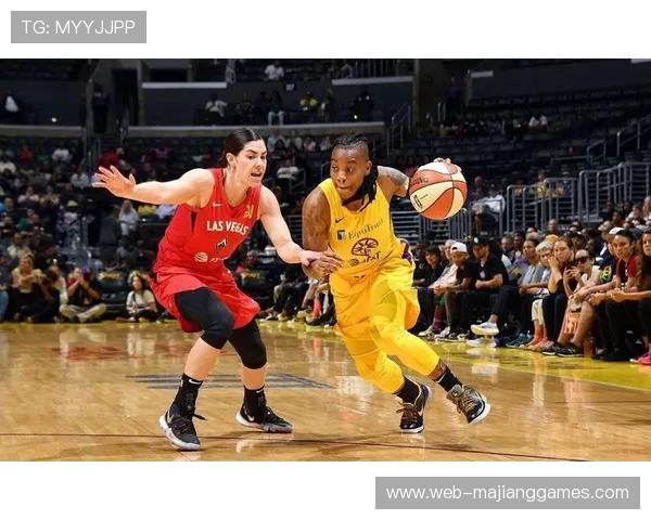 洛杉矶火花引入前王牌后卫普拉姆,赛季胜场数大幅提升 洛杉矶火花引入前王牌后卫普拉姆,赛季胜场数大幅提升